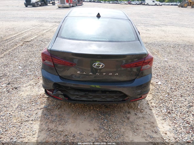 Hyundai ELANTRA Sel