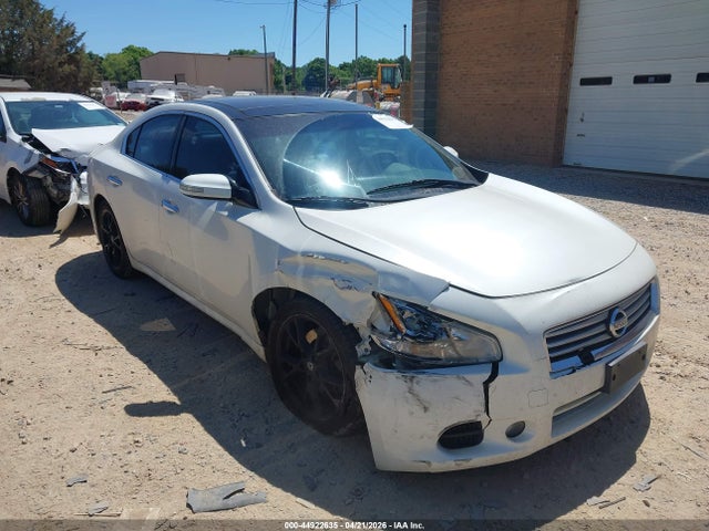 Salvage Nissan Maxima Image