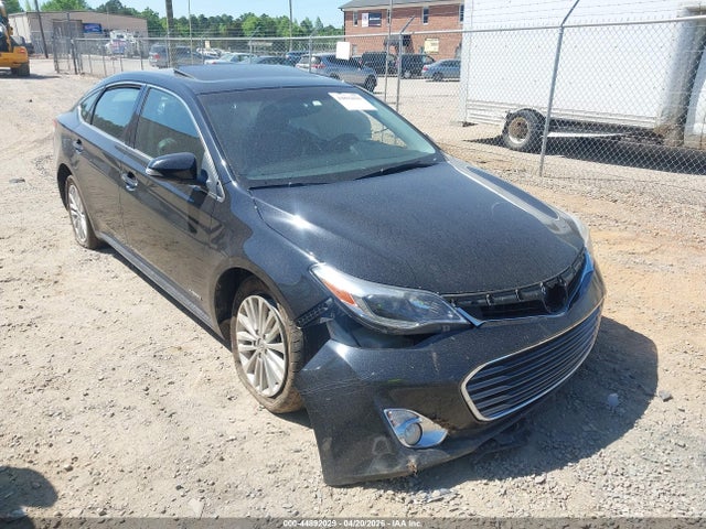Salvage Toyota Avalon Hybrid Image