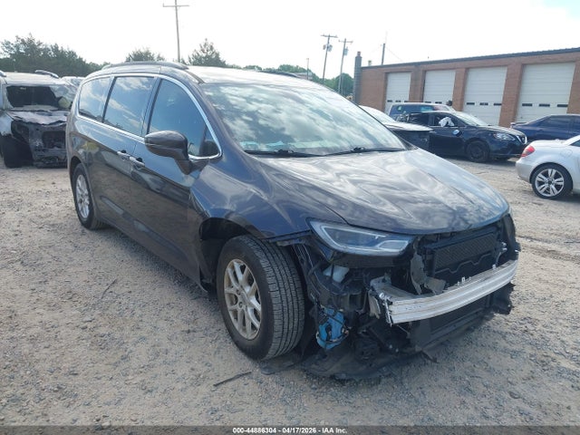 Salvage Chrysler Pacifica Image