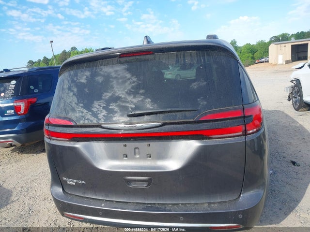 Chrysler Pacifica Touring L