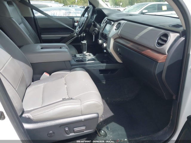 Toyota Tundra Limited 5.7l V8