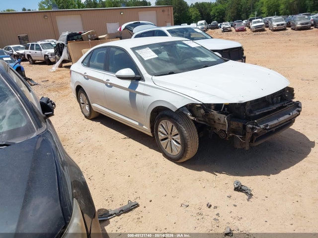 Salvage Volkswagen Jetta Image
