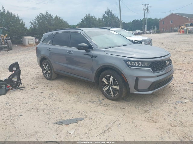 Salvage Kia Sorento Image