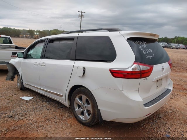 Toyota Sienna Le 8 Passenger