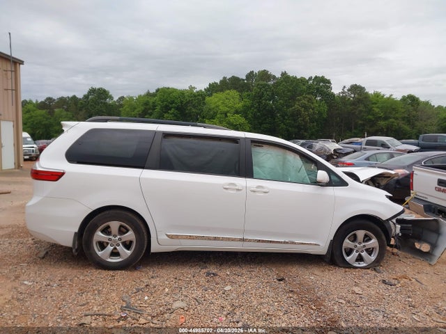 Toyota Sienna Le 8 Passenger