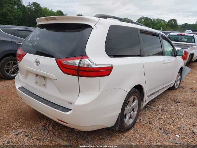 Toyota Sienna Le 8 Passenger