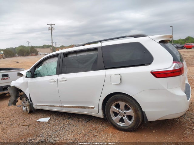 Toyota Sienna Le 8 Passenger