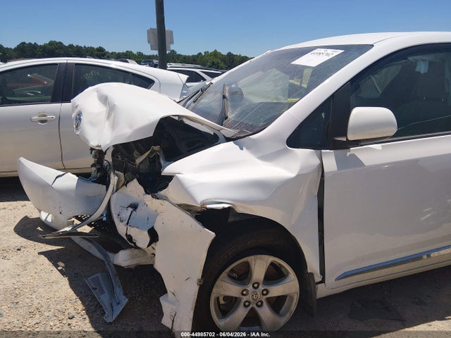 Toyota Sienna Le 8 Passenger
