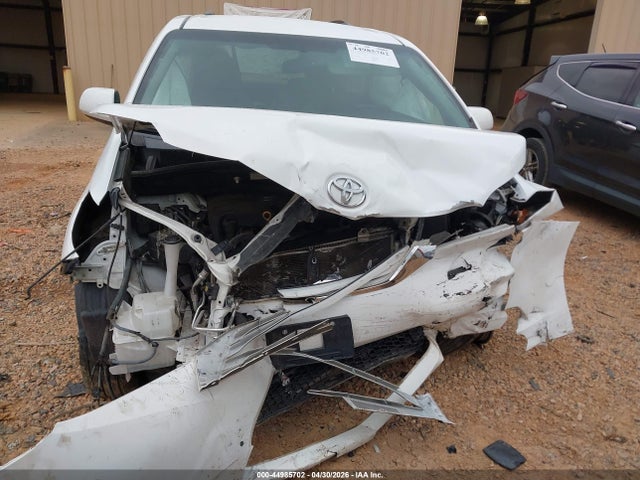 Toyota Sienna Le 8 Passenger
