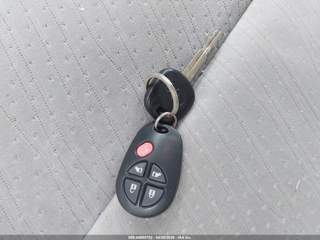 Toyota Sienna Le 8 Passenger