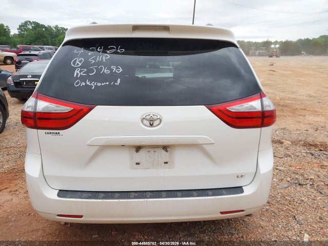 Toyota Sienna Le 8 Passenger