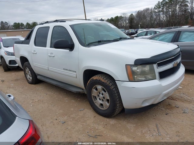 Salvage Chevrolet Avalanche 1500 Image