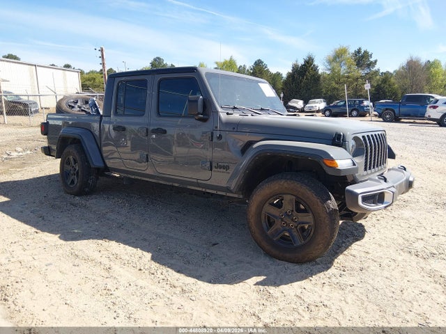 Salvage Jeep Gladiator Image