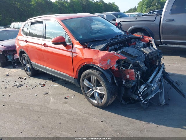 Salvage Volkswagen Tiguan Image
