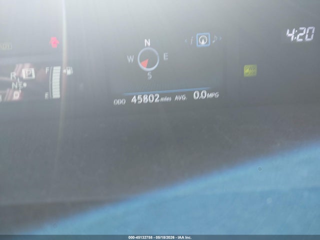 Toyota Prius v Five