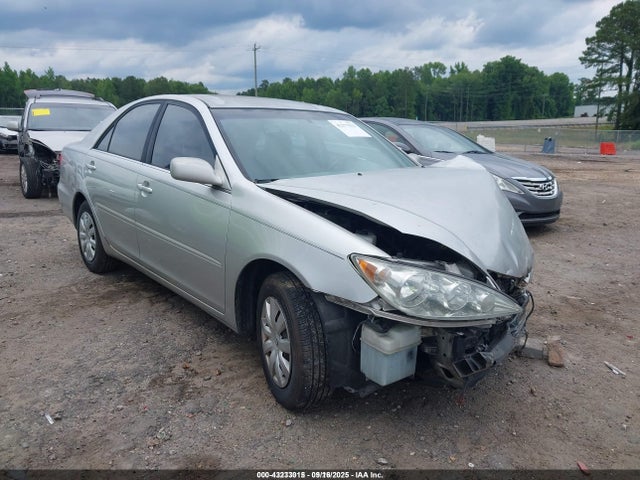Salvage Toyota Camry Image