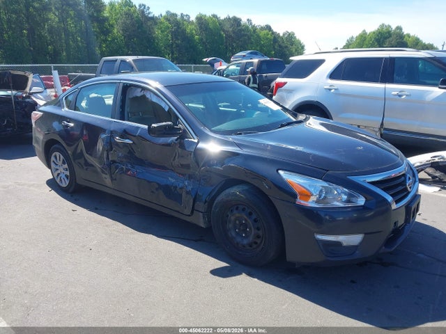 Salvage Nissan Altima Image