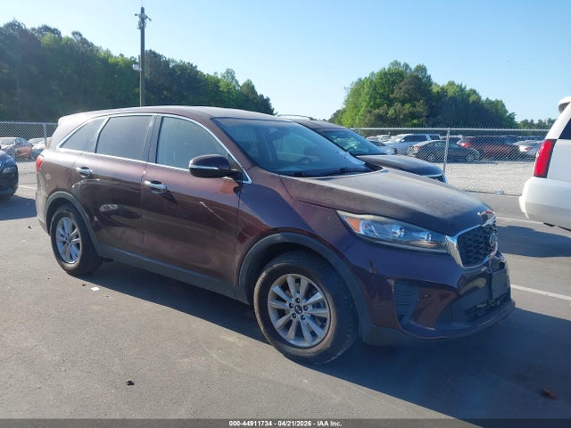 Salvage Kia Sorento Image