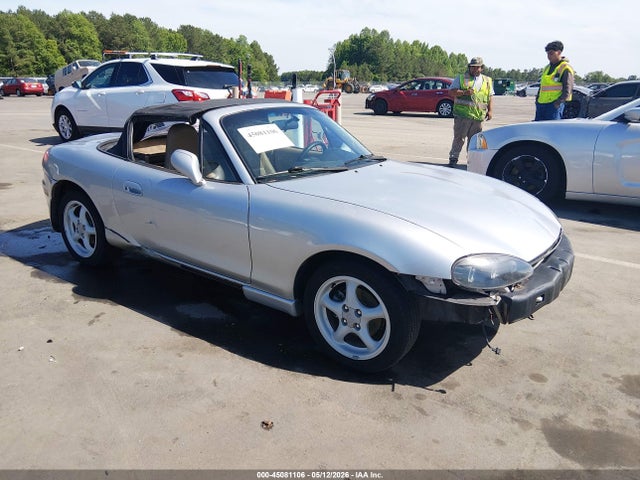 Salvage Mazda MX-5 Miata Image
