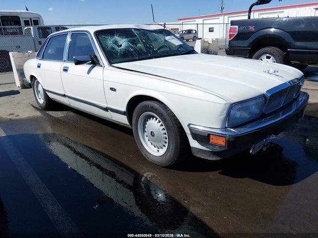 Salvage Jaguar Xj6 Image