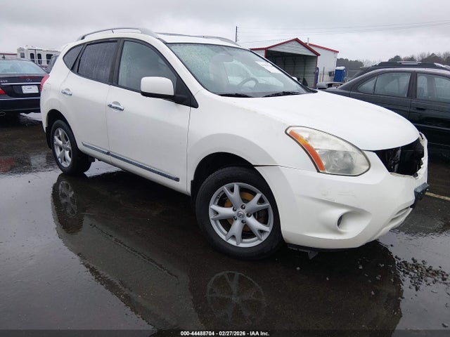 Salvage Nissan Rogue Image