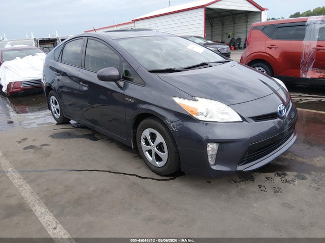 Salvage Toyota Prius Image