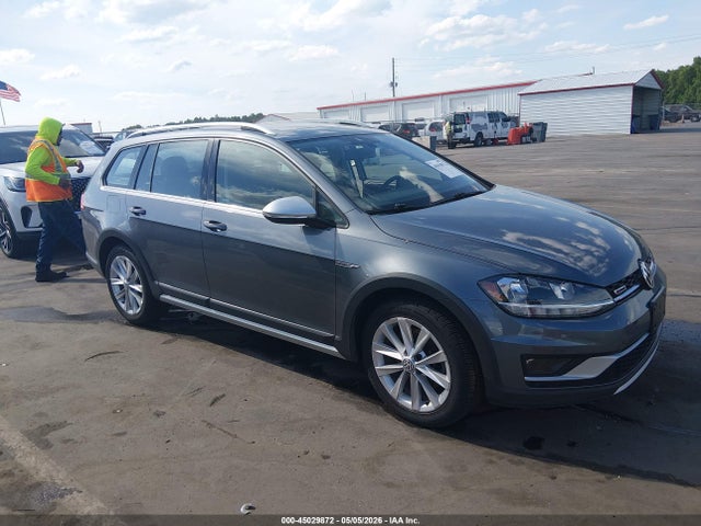 Salvage Volkswagen Golf Image