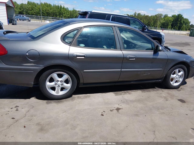 Ford Taurus Se