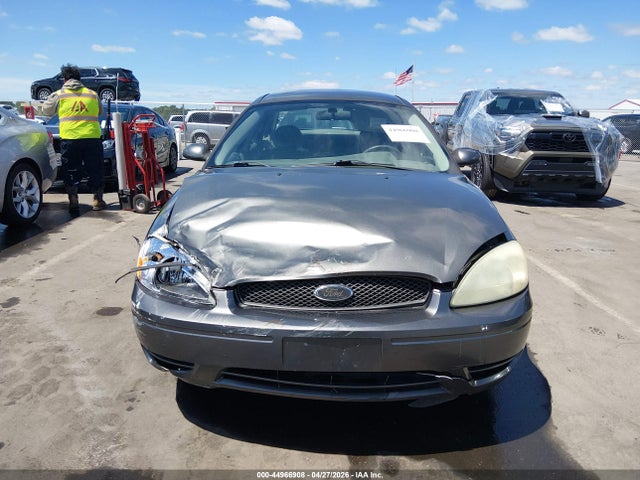 Ford Taurus Se