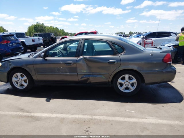 Ford Taurus Se