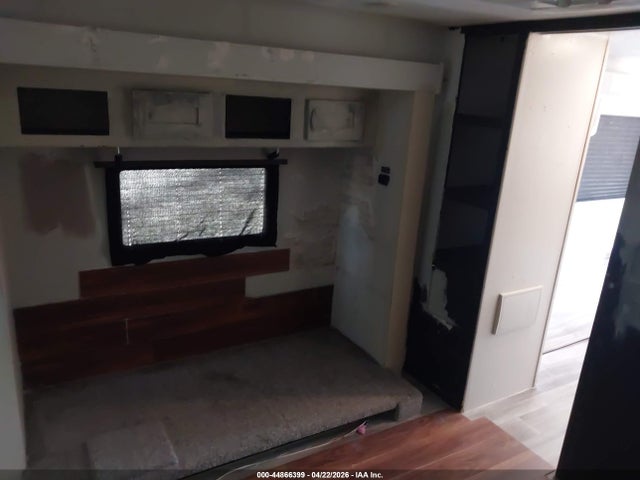 Coachmen Freedom Express Ultr