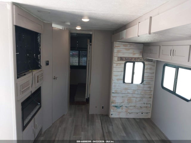 Coachmen Freedom Express Ultr