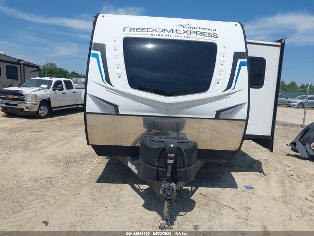 Coachmen Freedom Express Ultr