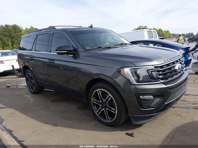 Salvage Ford Expedition Image
