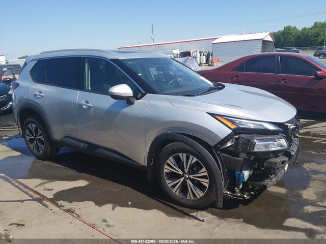Salvage Nissan Rogue Image
