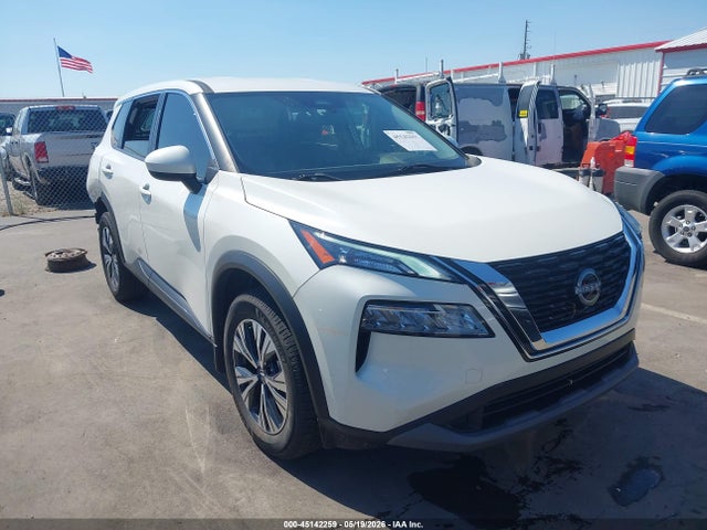 Salvage Nissan Rogue Image