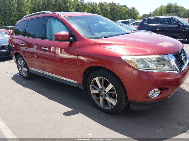 Salvage Nissan Pathfinder Image