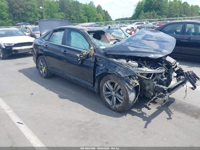 Salvage Volkswagen Jetta Image