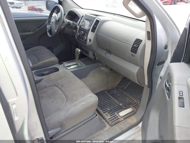 Nissan Frontier Sv