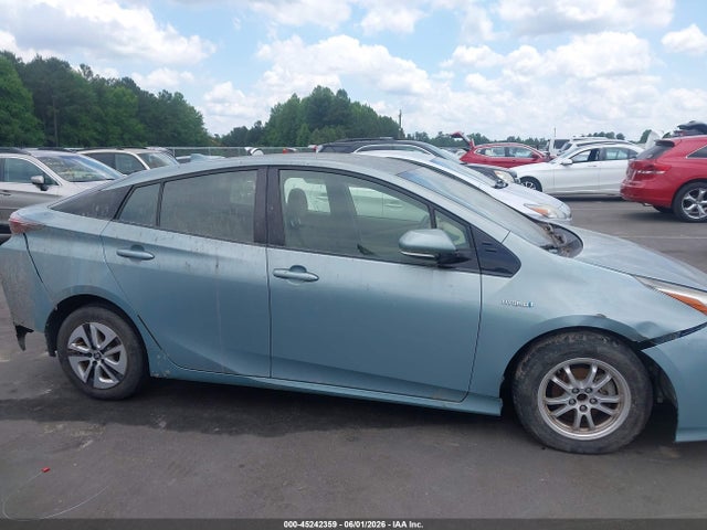 Toyota Prius Three