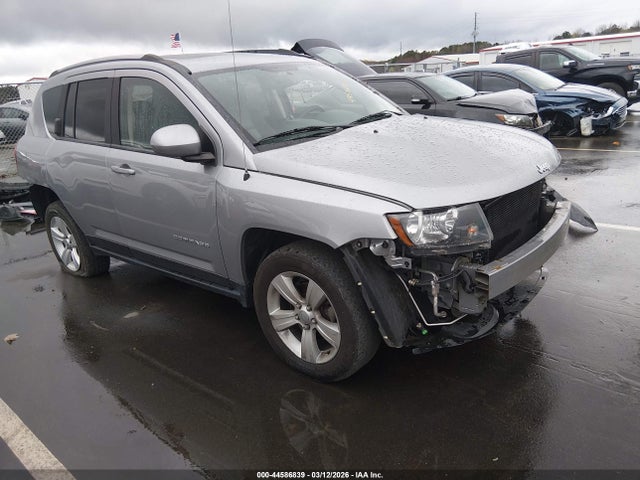 Salvage Jeep Compass Image