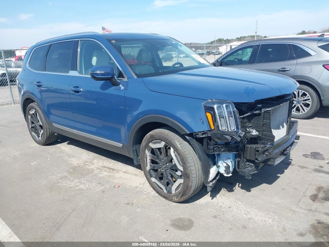 Salvage Kia Telluride Image