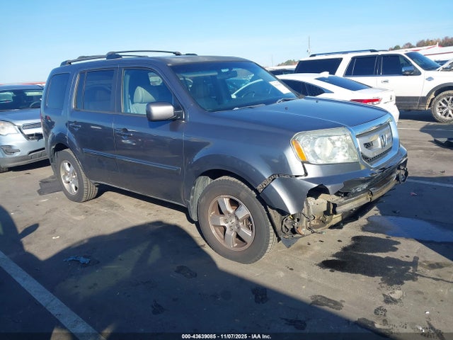 Salvage Honda Pilot Image
