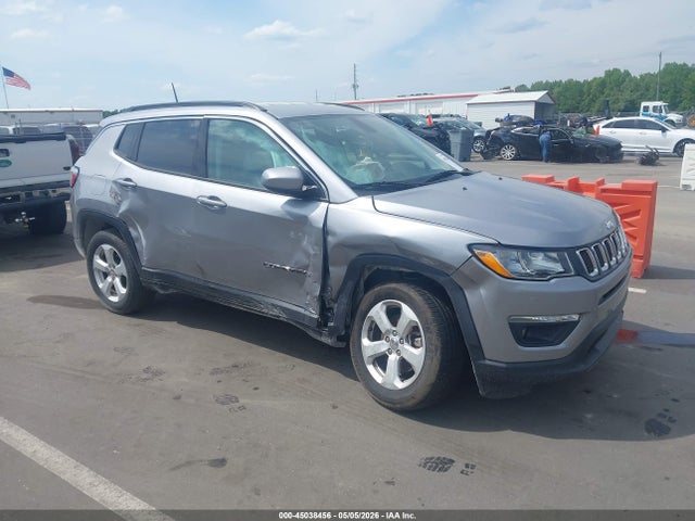 Salvage Jeep Compass Image