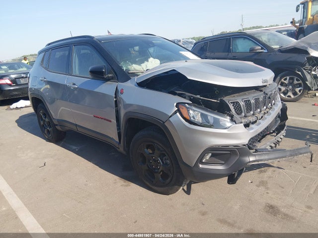 Salvage Jeep Compass Image