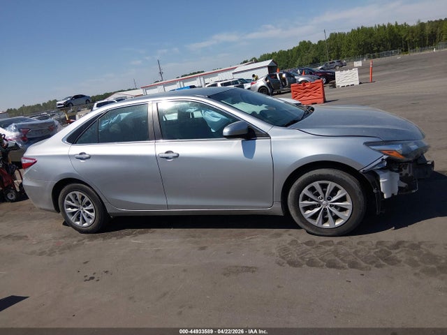 Toyota Camry Le