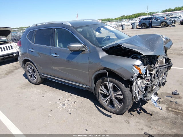 Salvage Nissan Rogue Image