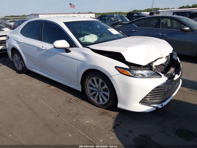 Salvage Toyota Camry Image