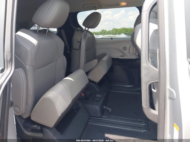 Toyota Sienna Xle